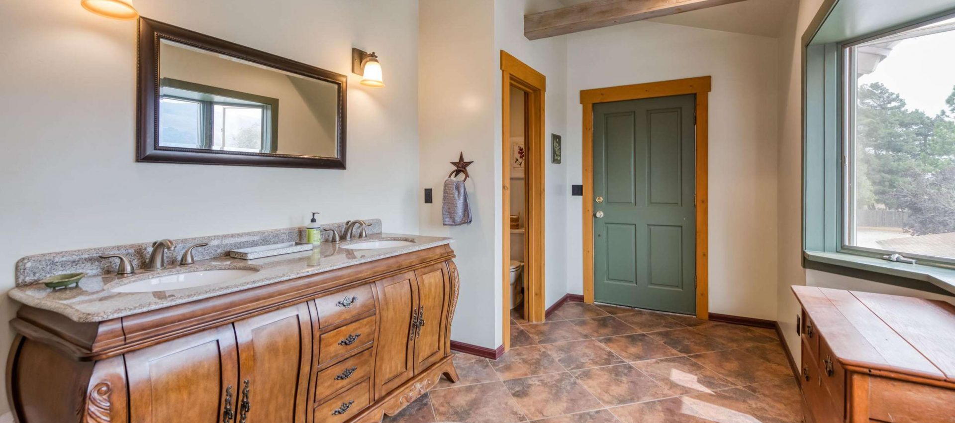 1450_WestHighway_246_25