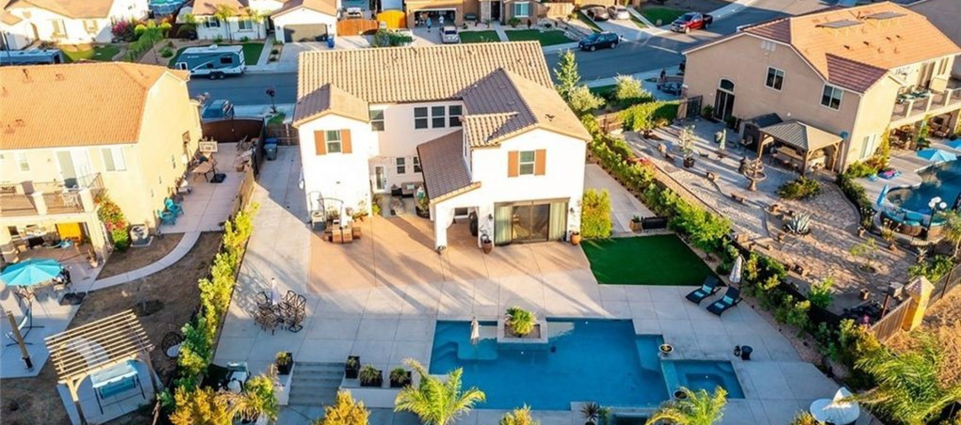 2d2a3b3ba506b145745f9047035ef3e7l-m1598876316xd-w1020_h770_q80