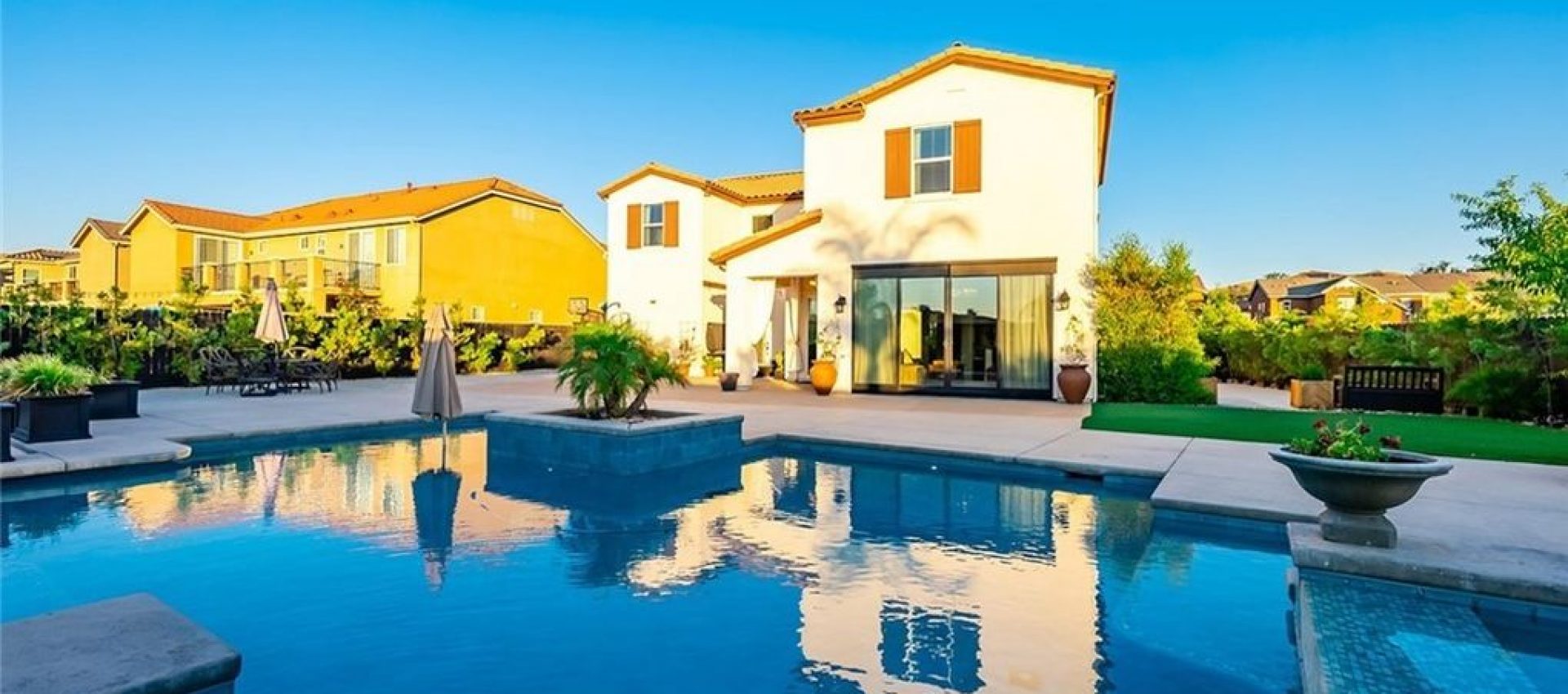 2d2a3b3ba506b145745f9047035ef3e7l-m3705205370xd-w1020_h770_q80